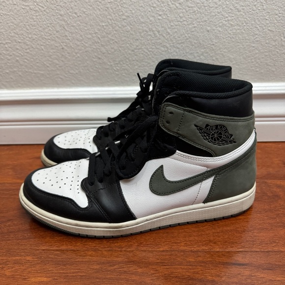 Jordan 1 Retro High Clay Green Size 11 - Picture 3 of 10